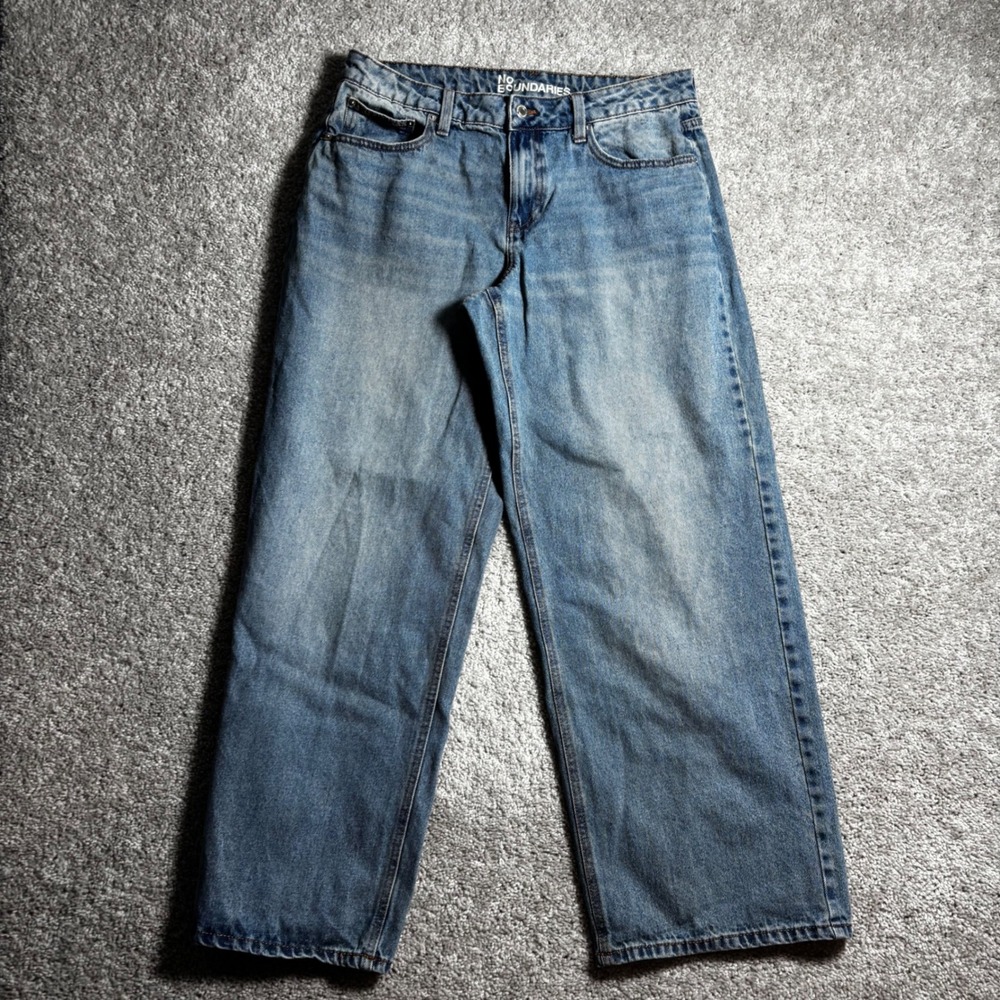 No Boundaries Womens 10 Wide Leg Blue Jeans Star Patch Back Pockets NB36HQ285879
